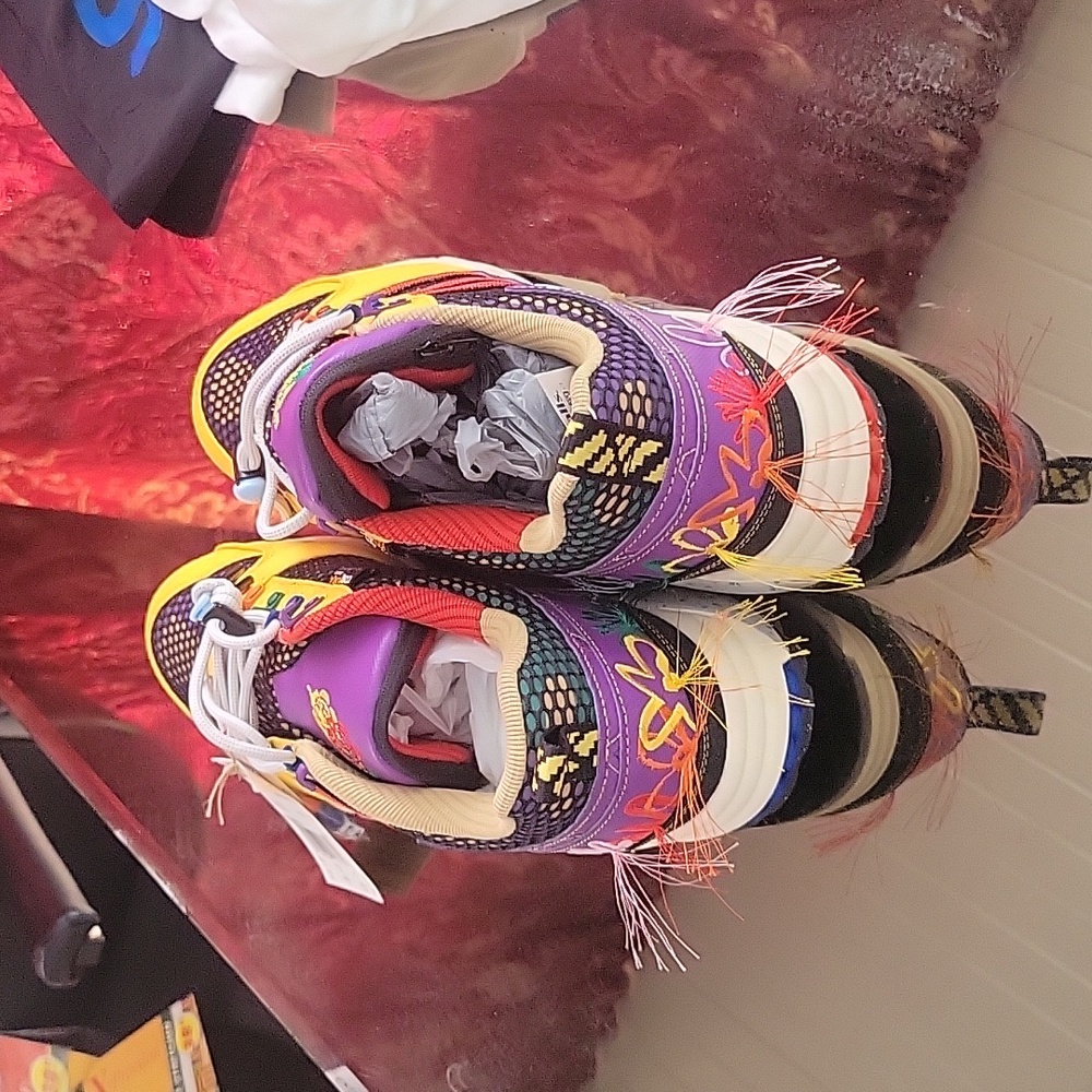 Sneakers